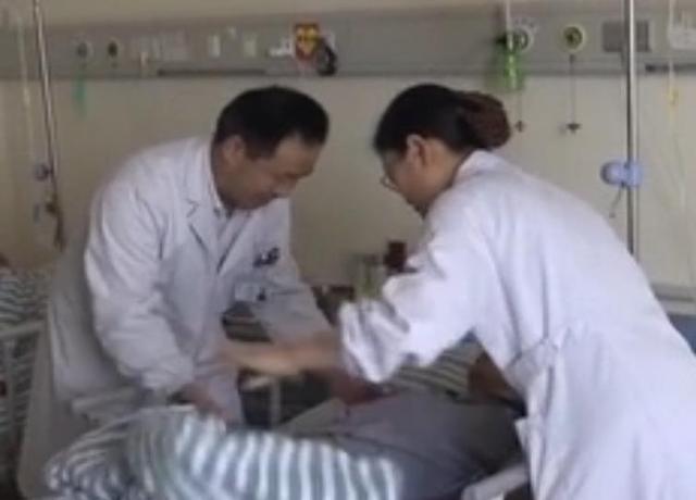 开云电竞回顾：女子意外成植物人昏迷中发现怀孕生下儿子两年后被唤醒(图4)