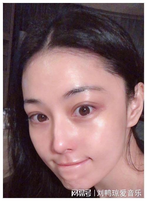 开云电竞张馨予晒出家居生活凭一菜园子圈粉百万网友：一看就不是摆拍(图3)
