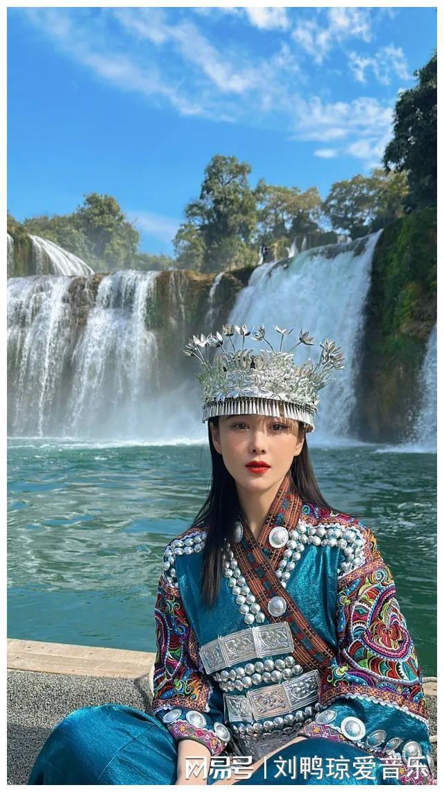 开云电竞张馨予晒出家居生活凭一菜园子圈粉百万网友：一看就不是摆拍(图6)