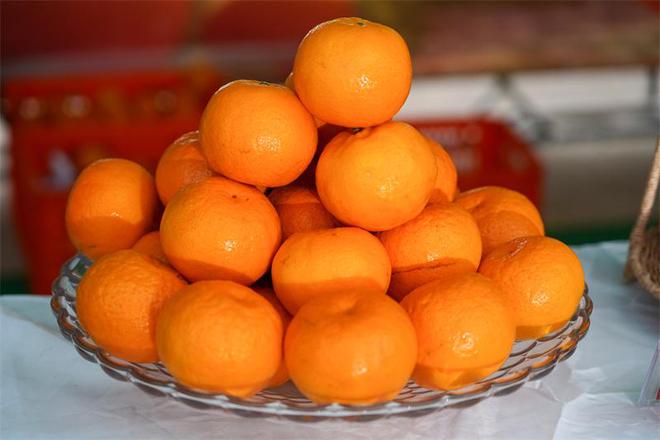 开云电竞宾川水果甜蜜蜜“圈粉”国内外客商！(图2)