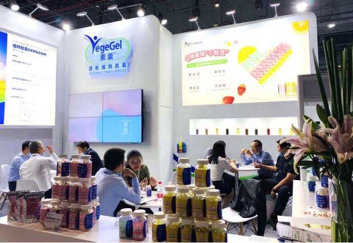 开云电竞入口:天然营养定“植”爆款素囊携新品益生菌、DHA小粉豆亮相CBME(图2)