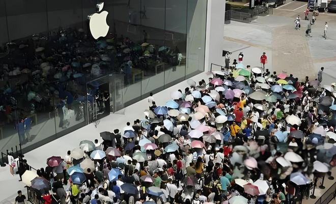 开云电竞app:6000亿一夜蒸发！曾扬言要“去中国化”的苹果现在遭到严重反噬(图2)
