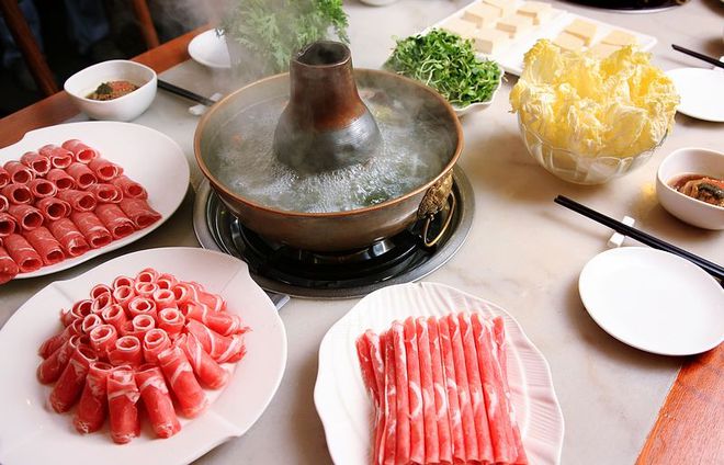 开云电竞app:涮羊肉配菜必点的几种配菜？你喜欢吃哪些？(图7)