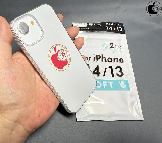 开云电竞:iPhoneSE4机模曝光还有Plus版？(图2)