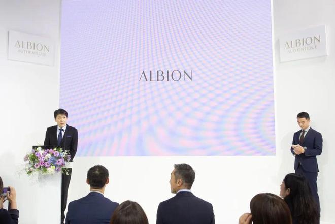 高端日妆新势力！澳尔滨书写护肤新篇章(图2)