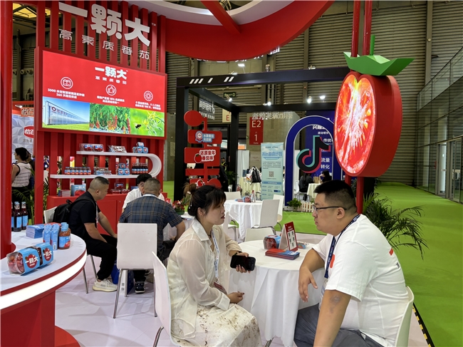 开云电竞:一颗大亮相中国国际水果展获近百家渠道合作伙伴意向签约(图5)