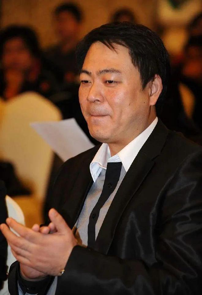 资本咖花怀私生子?王一博被溜粉?鞠婧祎抱大腿失败?高亚麟洗白?姨太问答(图3)