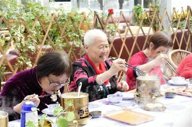 开云电竞网站:乾翔健康集团:科学饮食乐享晚年(图1)