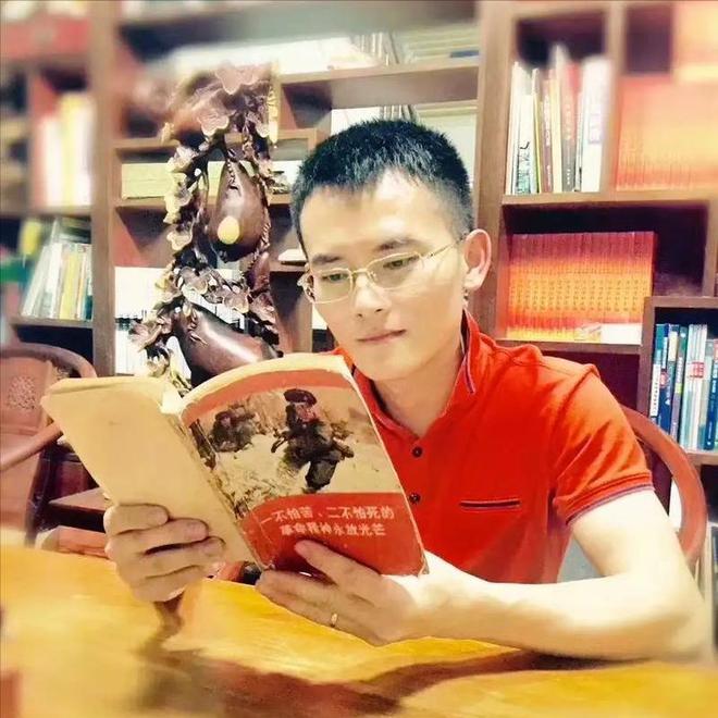 开云电竞入口:卖“草”发家的海南小伙:仅用4年年入4000万带1千户农民致富(图1)