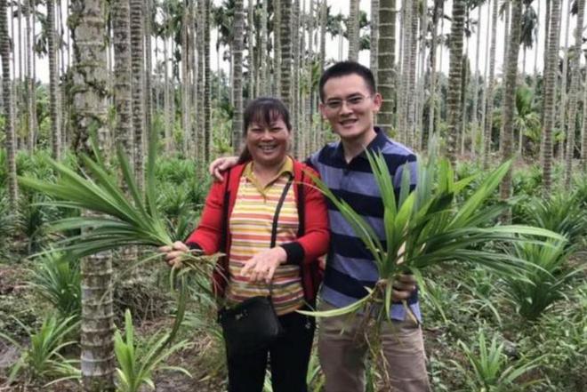 开云电竞入口:卖“草”发家的海南小伙:仅用4年年入4000万带1千户农民致富(图7)