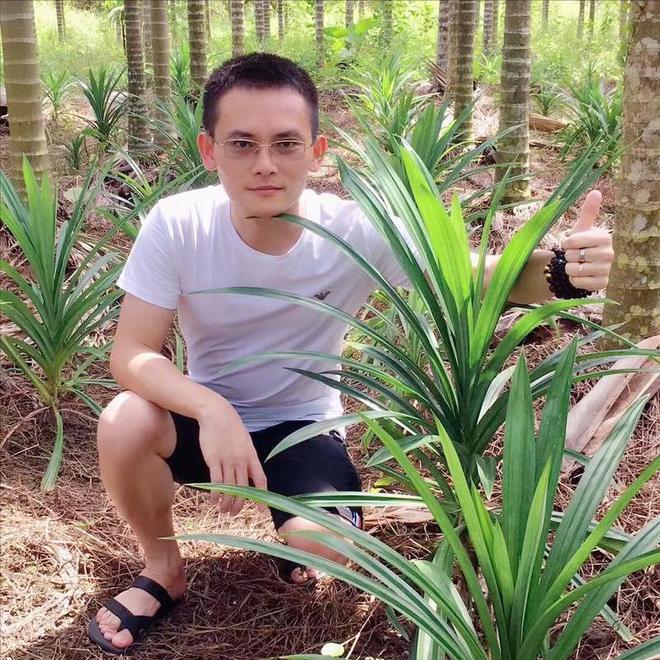 开云电竞入口:卖“草”发家的海南小伙:仅用4年年入4000万带1千户农民致富(图10)