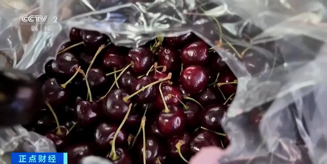 kaiyun开云电竞:草莓价格下降超2成商家：一天能卖两、三百斤预计还要降(图2)