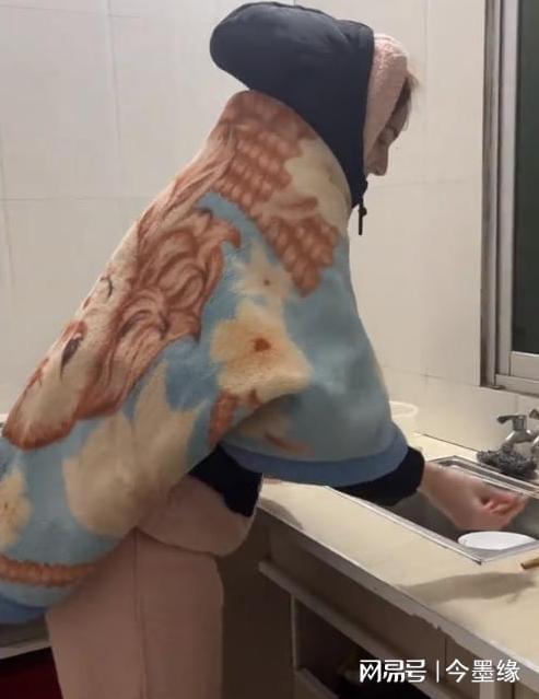 江西35岁农村小伙网恋欧洲美女刚见面就同居不到一月领结婚证(图7)