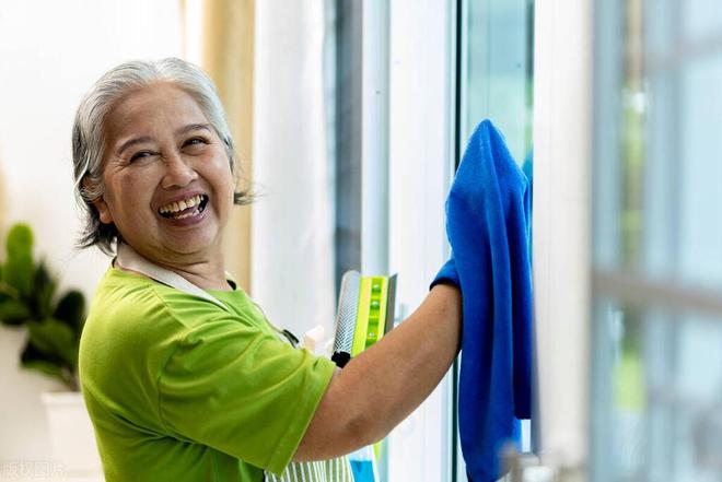 开云电竞app:60岁以上女性今年春节记住这“15个没必要”你会过得轻松自在(图5)