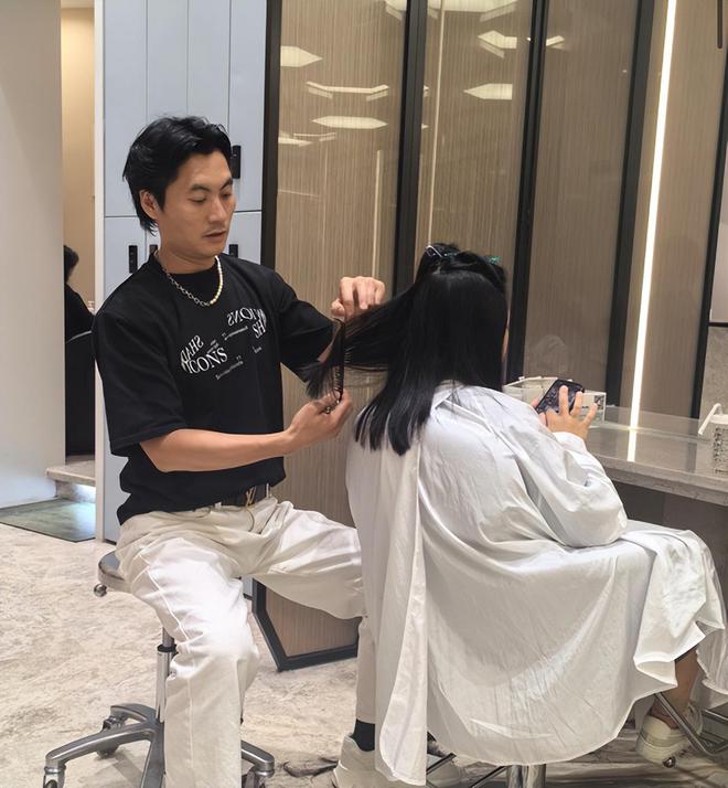 开云电竞:全国理发店开始倒闭潮!明明没有电商冲击为啥还会自己干到黄?(图4)