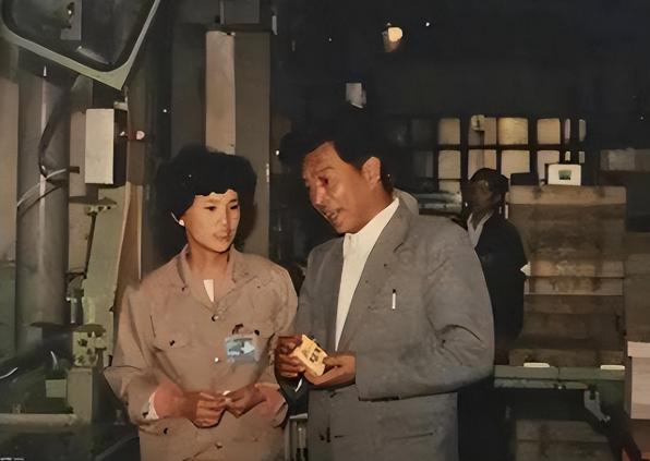 开云电竞19年“烟草大王”褚时健去世墓地造价超百万总面积达一亩(图4)