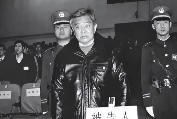 开云电竞19年“烟草大王”褚时健去世墓地造价超百万总面积达一亩(图15)