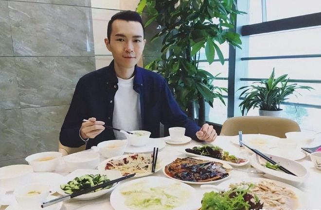 开云电竞:继大S与方大同之后张静初还在倡导吃素网友：我忍她很久了！(图5)