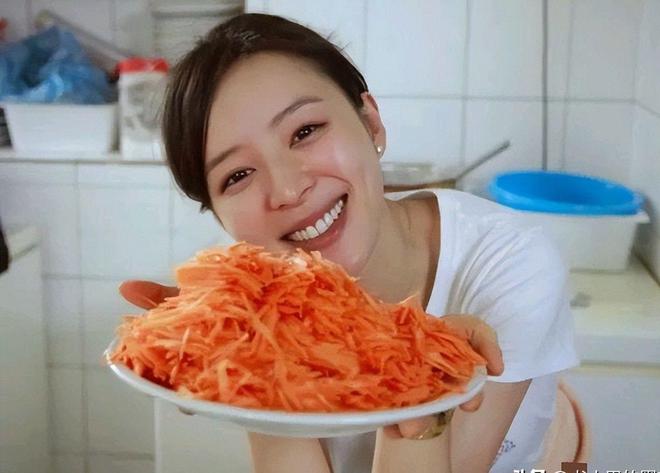 开云电竞:继大S与方大同之后张静初还在倡导吃素网友：我忍她很久了！(图14)