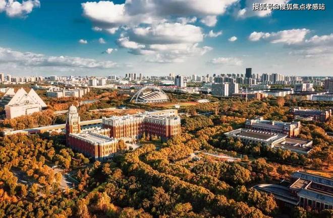 开云电竞网站:中企誉品·银湖湾售楼处：千年湖韵一品成湾共阅传世雅居(图14)
