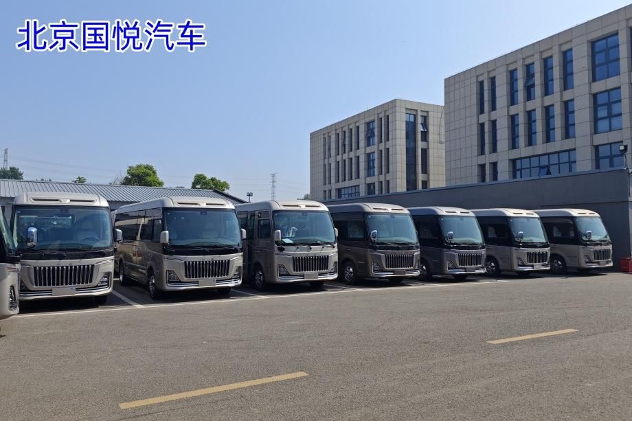 开云电竞入口:新疆阿克苏红旗国悦17座旗舰版报价总部电话(图3)
