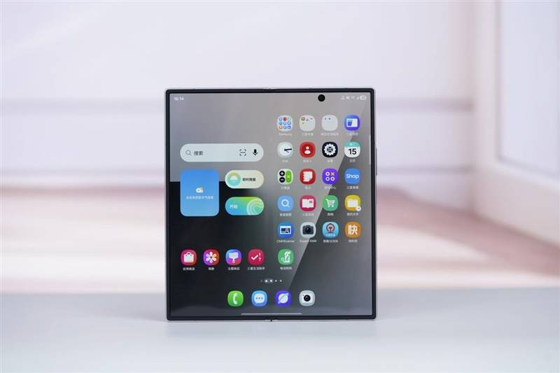 三星GalaxyZFold7评测：轻盈新标杆折叠屏手机新霸主(图1)