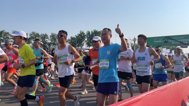 开云电竞:2025寿光半程马拉松开跑高燃瞬间看这里→(图4)