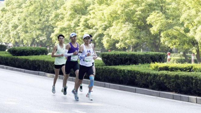 开云电竞:2025寿光半程马拉松开跑高燃瞬间看这里→(图6)