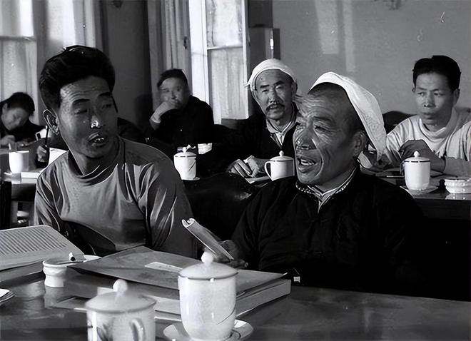 1975年中央会议上陈永贵指一人怒骂：排斥我你没那个资格！(图10)