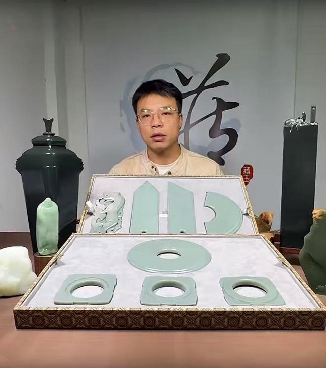 开云电竞网站:青年雕刻师孟大宇去世年仅32岁凌晨心梗猝死半月前还曾露面(图9)