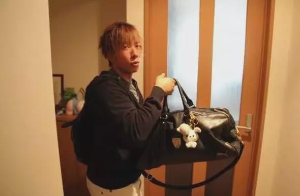开云电竞揭秘男AV背后的心酸史沉浸式体验AV的一天哦(图2)