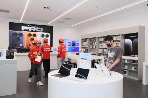 kaiyun开云电竞:全国各地京东骑手涌入Apple门店第一时间为果粉送达新机(图4)