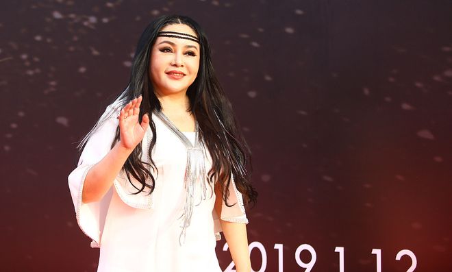 开云电竞app:62岁千百惠因病去世上个月刚抱孙子(图2)