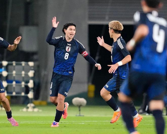 开云电竞入口:热闻让二追三！日本男足3-2逆转巴西终结36年不胜纪录！(图3)