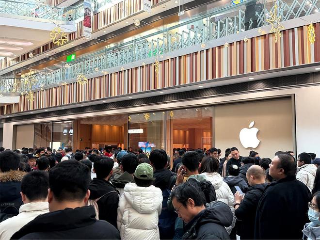 开云电竞:北京荟聚中心的AppleStore开业了人山人海中去感受苹果带来的新细节(图16)