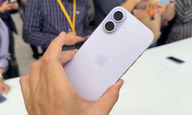 iPhone17跌至“新低价”512GB开云电竞价格更亲民了果粉终于等到了