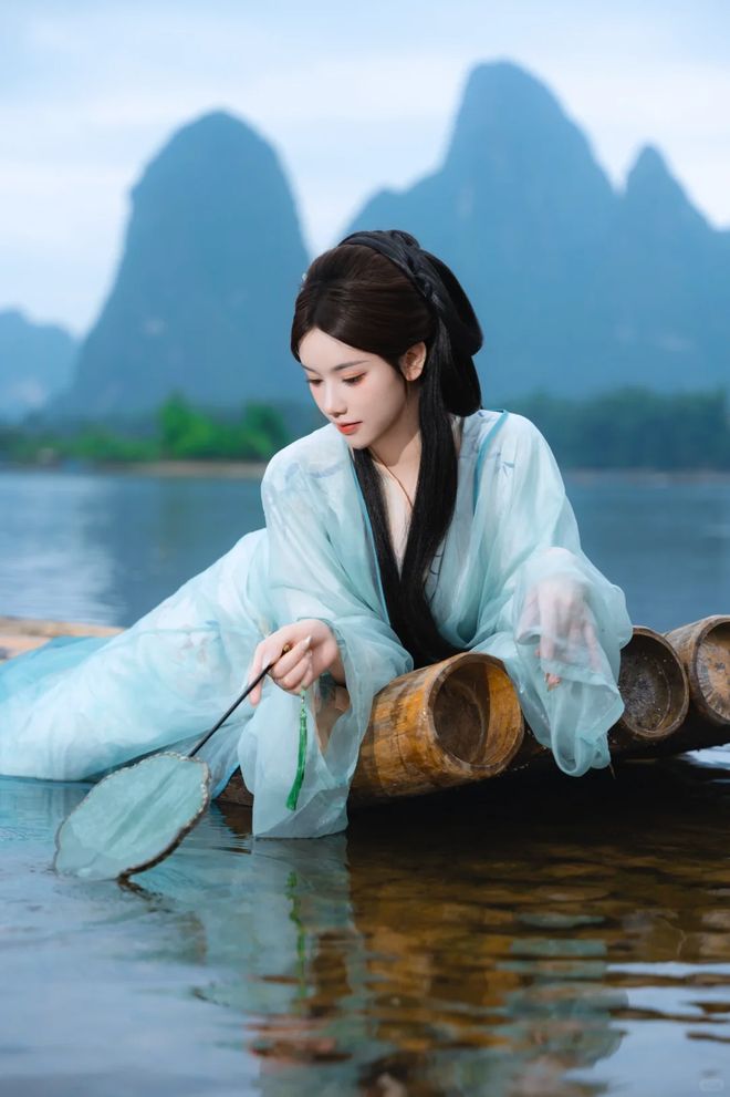 开云电竞:去桂林旅游跟团还是自由行？桂林三天两晚旅游多少钱？看完不后悔