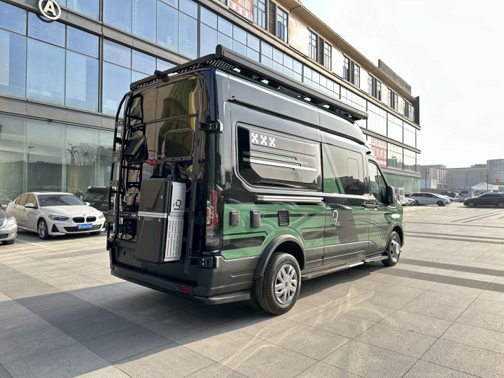 开云电竞:好看的高颜值B型房车奇瑞瑞弗R900旅居版四座车很漂亮(图2)