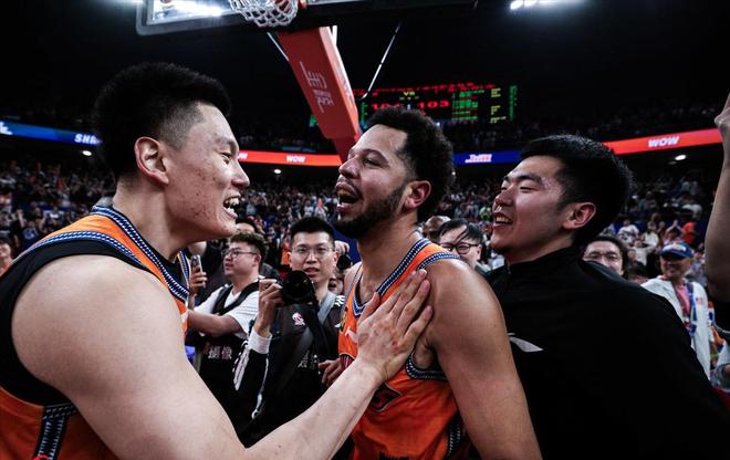 开云电竞首秀15分！辽篮新外援合格赵继伟有两帮手杨鸣回归有1个障碍(图4)